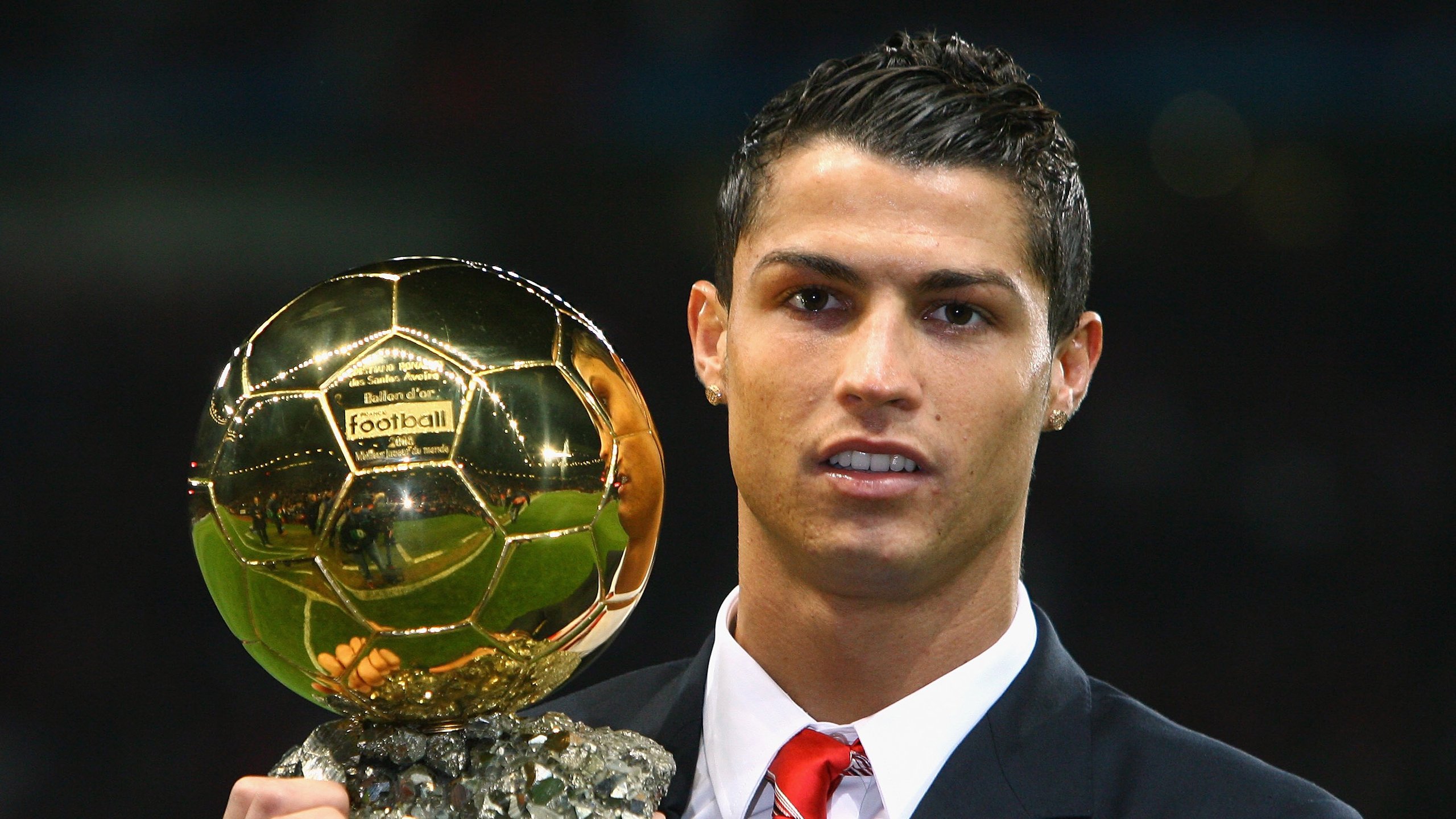 中国足球职业联赛提升赛事观众互动体验，中国足球职业联赛正式开始