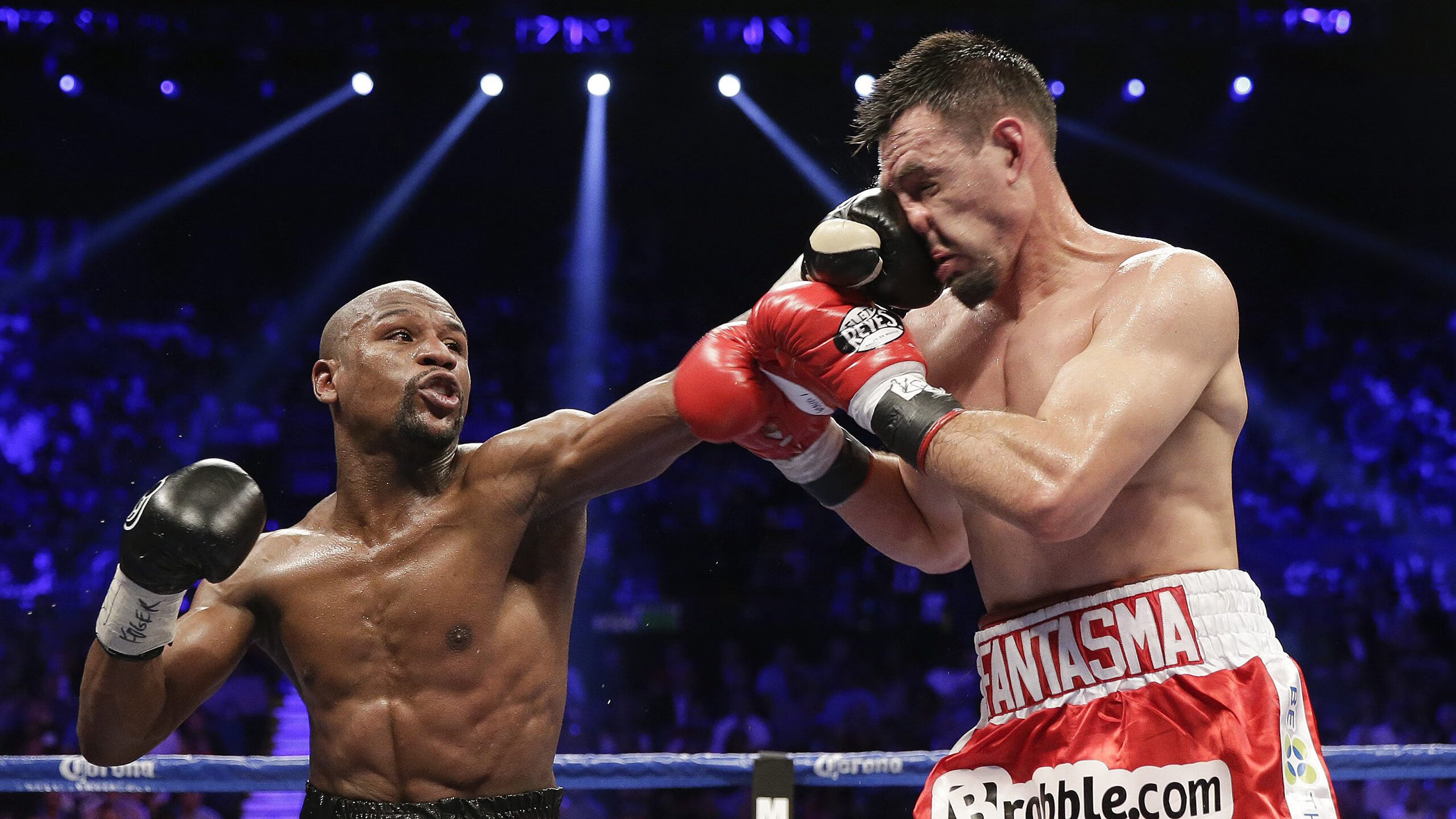 世界杯十六强：法国轻取波兰 姆巴佩梅开二度状态火热